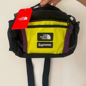 Supreme x The North Face Expedition Waist Bag